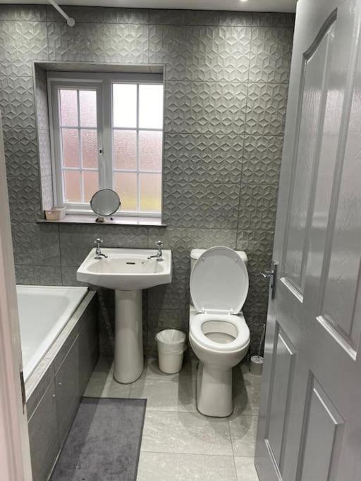 הוילה ליברפול 2 Bed House Sleeps 4-5 מראה חיצוני תמונה